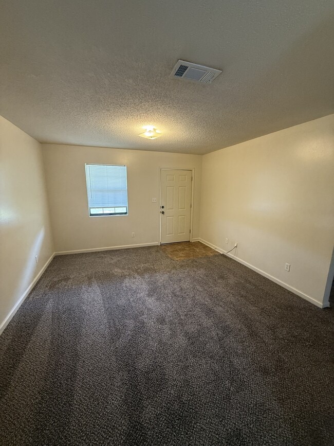 Building Photo - 100 A Ruth Cove