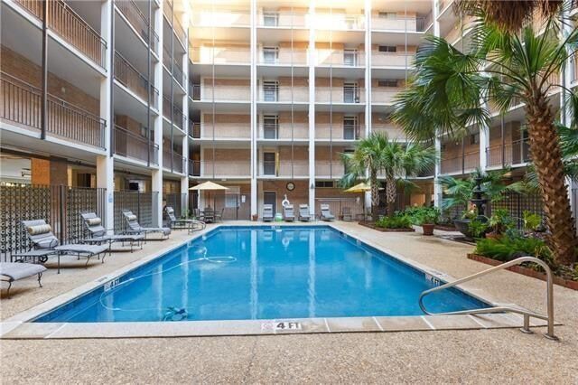 Building Photo - 3915 St Charles Ave