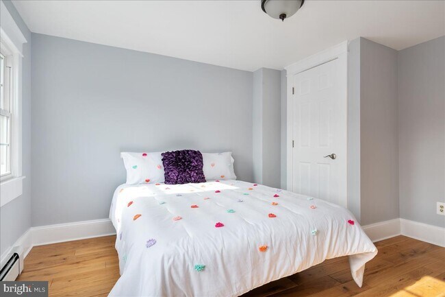 Second Bedroom - 3415 Mount Pleasant Ave