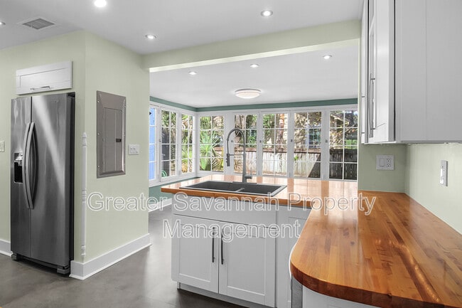 Building Photo - 1206 E 48th St