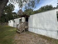 Building Photo - Charming 2 BR mobile home, minutes to Wrig...