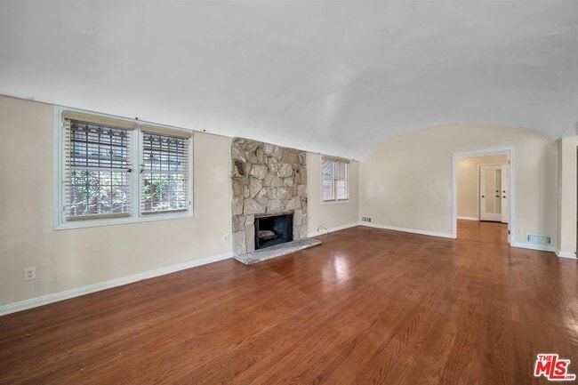 Building Photo - 359 S Highland Ave