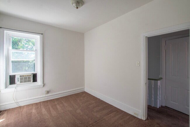 Building Photo - 2039 N Gratz St