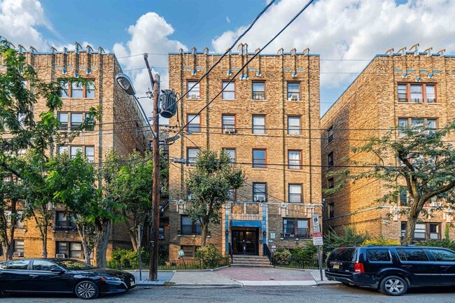 Primary Photo - 270 Harrison Ave