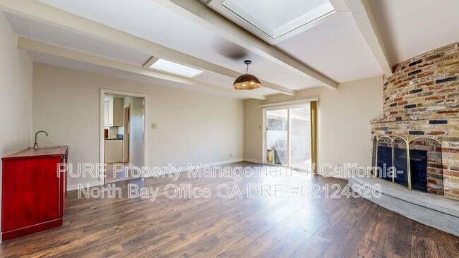 Building Photo - 1827 Creekside Rd