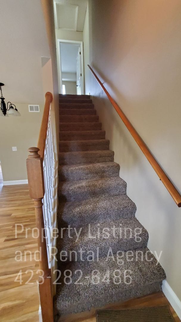 Building Photo - 3 Bedroom 1.5 Baths Townhouse Johnson City,TN