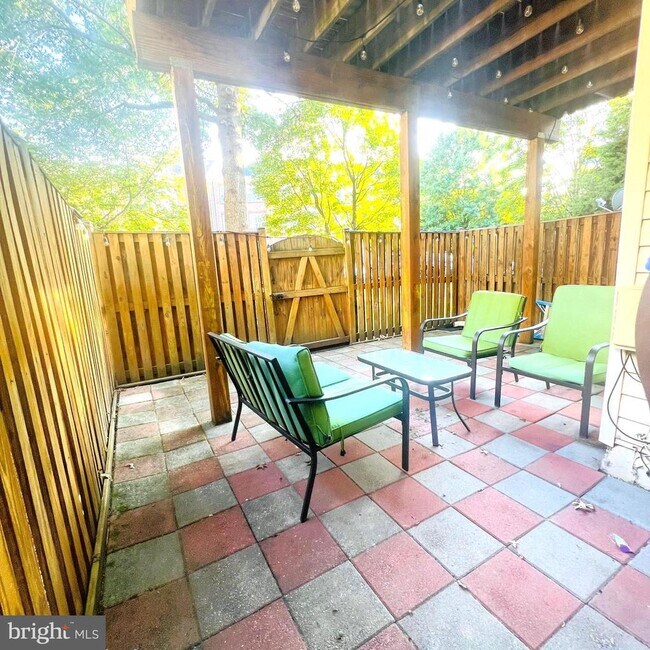 Building Photo - 13129 Park Crescent Cir