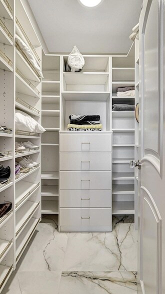 Building Photo - 3000 S Ocean Dr