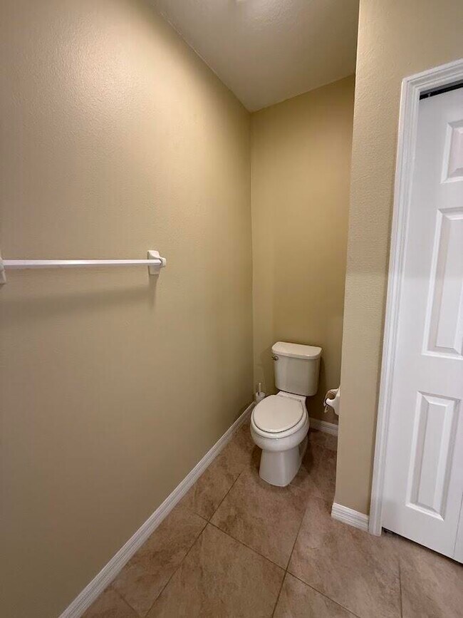 Building Photo - 5234 Oakland Lake Cir