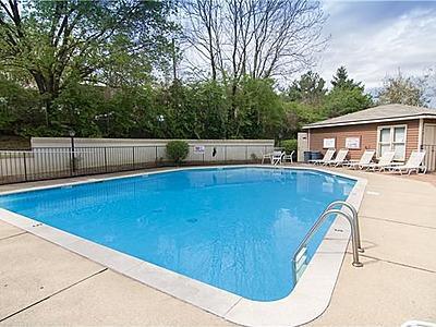 Salt water pool - 226 Hillsboro Pl