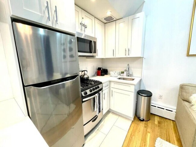 Building Photo - 1 bedroom in New York NY 10065