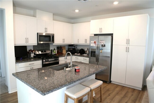 Building Photo - 16670 Crocus Ln