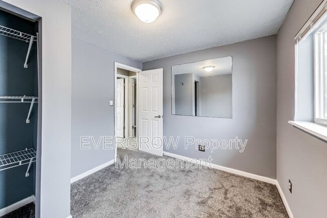 Building Photo - 226 Creekway Ct