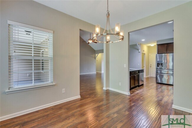 Building Photo - 136 Waverly Way