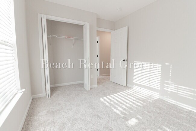 Building Photo - 4 Bedroom in Loris with Screened Patio