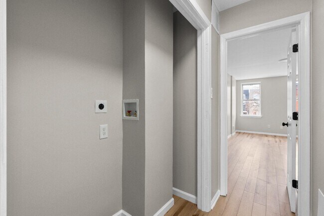 Building Photo - 223 N Patterson Park Ave