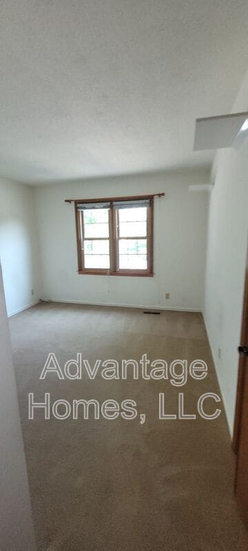 Building Photo - 10701 W 115th Terrace