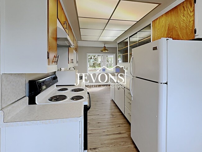 Building Photo - Jevons Property Management Presents 3 Bedrooms, 2.5 Bathrooms Two-Story Single-Family Home in New...