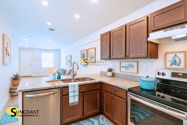 Building Photo - 358 Bamboo Dr