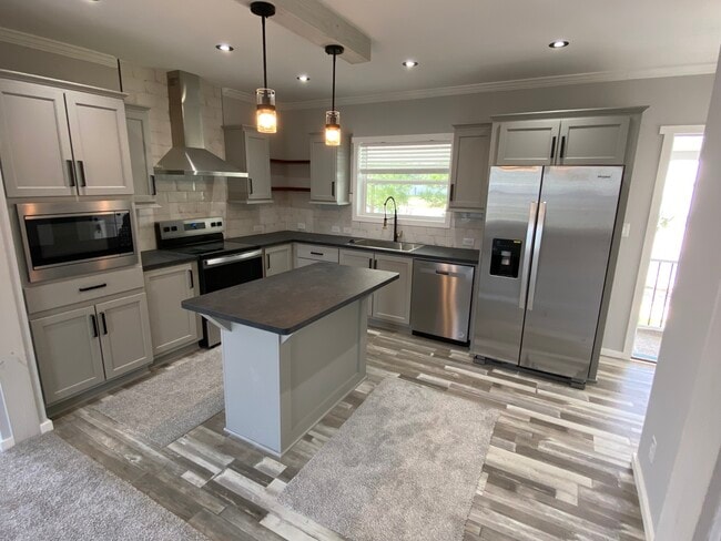 Building Photo - 1990 Douglas Ln