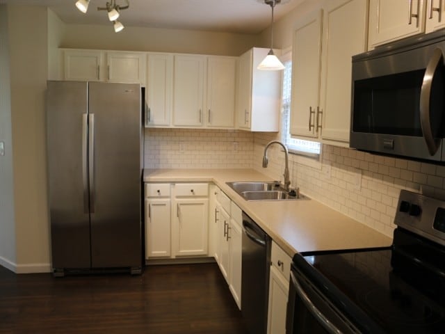 Building Photo - 2021 Belmont Dr