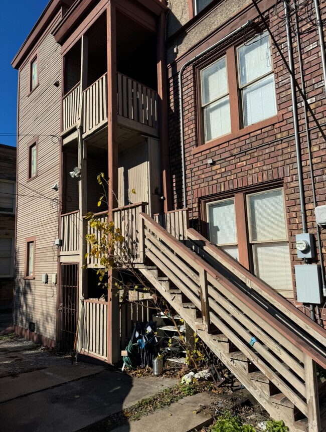 Building Photo - Apartments at Munger Place
