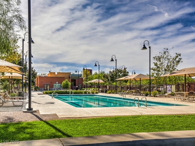 Primary Photo - 3208 Del Terra Ave