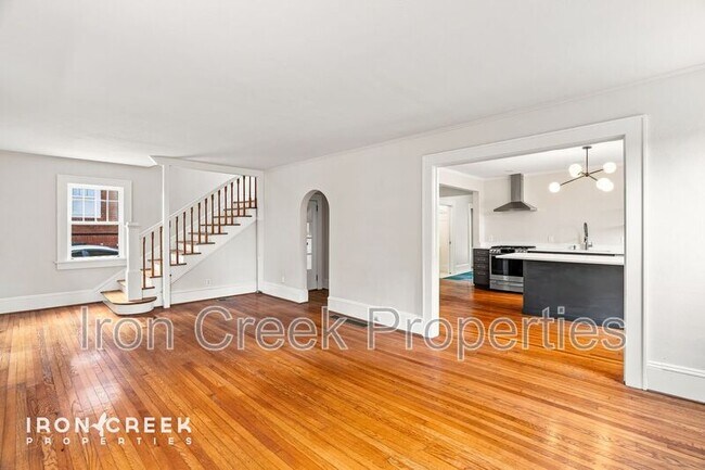 Building Photo - 42 Westover Dr