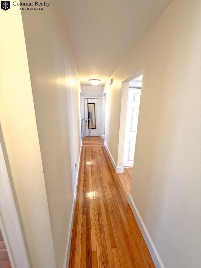 Building Photo - 83 Putnam St
