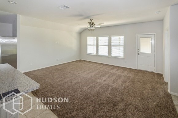 Building Photo - NOW AVAIALBLE! - 10529 Fort Cibolo Trl, Cr...