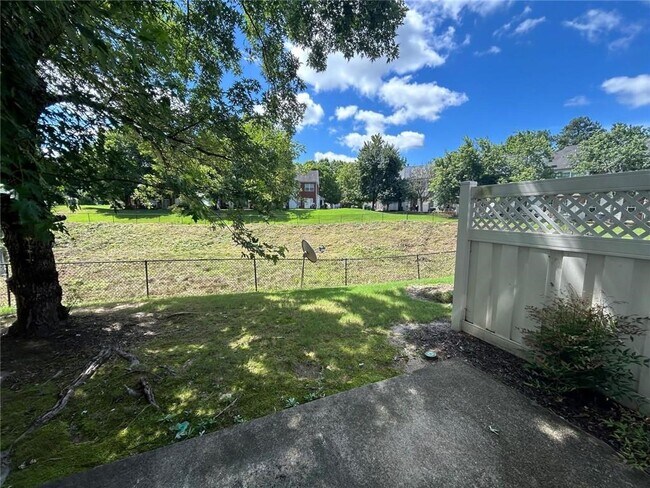 Building Photo - 3233 Glenloch Pl