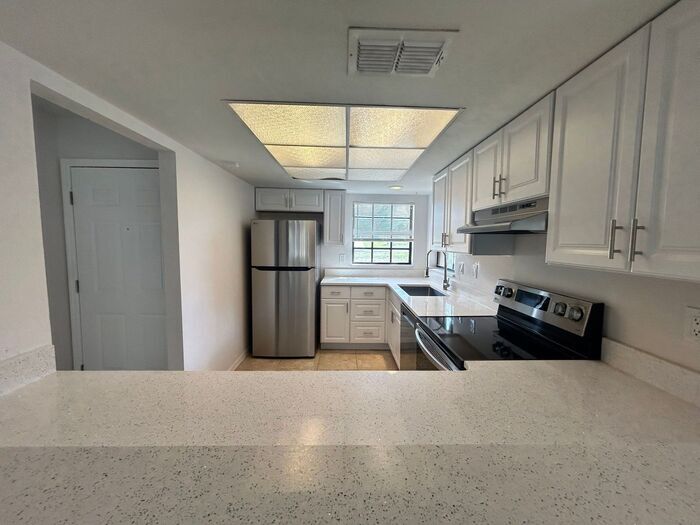 Building Photo - 11063 Ronda St