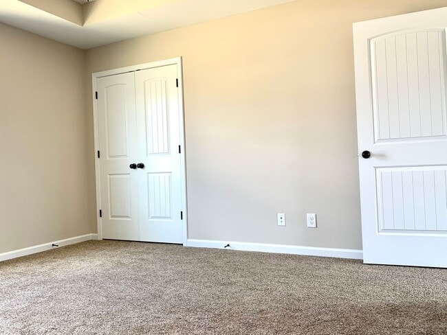 Building Photo - 2002 Jackie Lorraine Drive