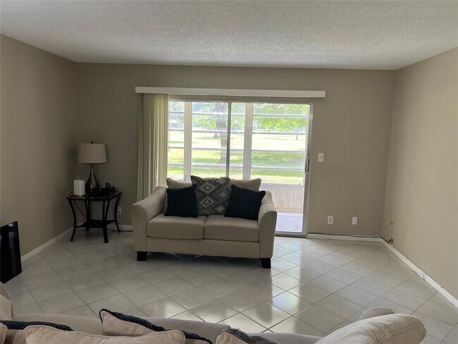 Building Photo - 1605 Abaco Dr