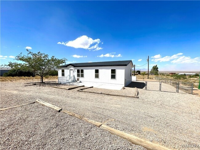 Building Photo - Move In Ready-3 Bedroom 2 Bath -