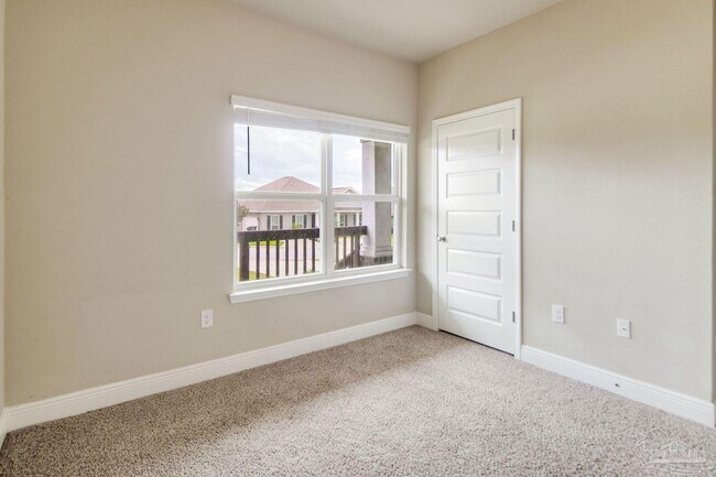 Building Photo - 10880 Deer Run Blvd