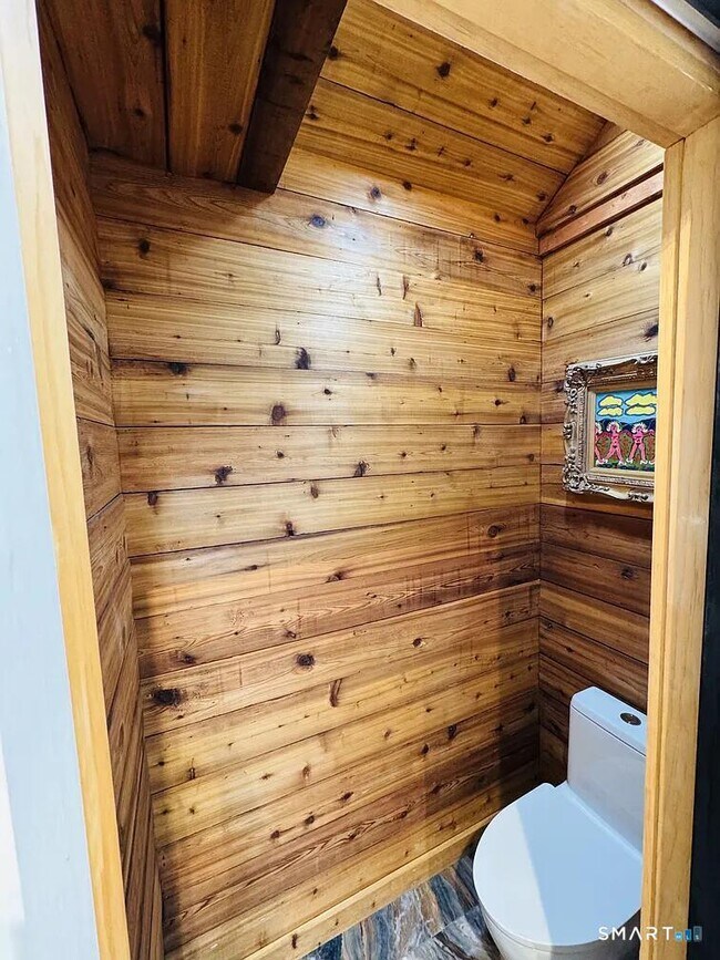 Building Photo - 7 Joanne Ln