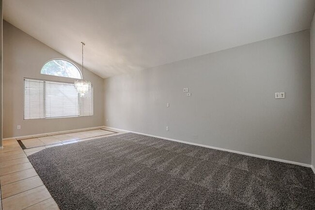 Building Photo - 5BD 3BA with Pool in West Chandler!