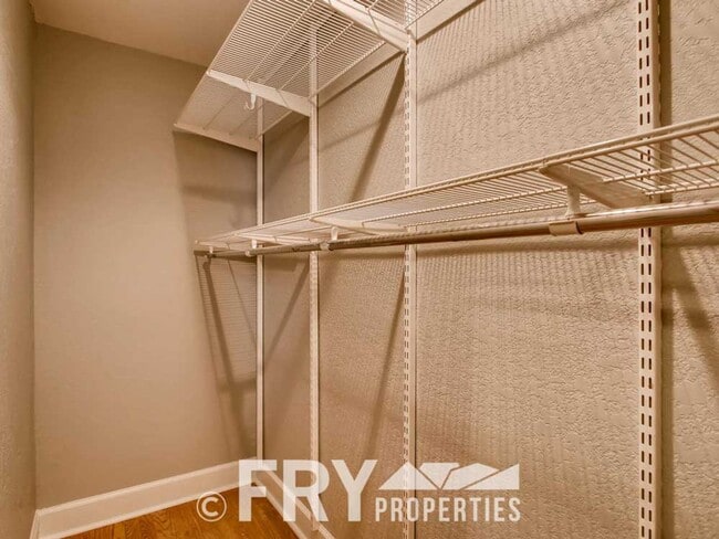 Building Photo - 610 Logan St