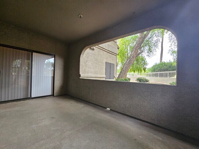 Large Patio - 15050 N Thompson Peak Pkwy