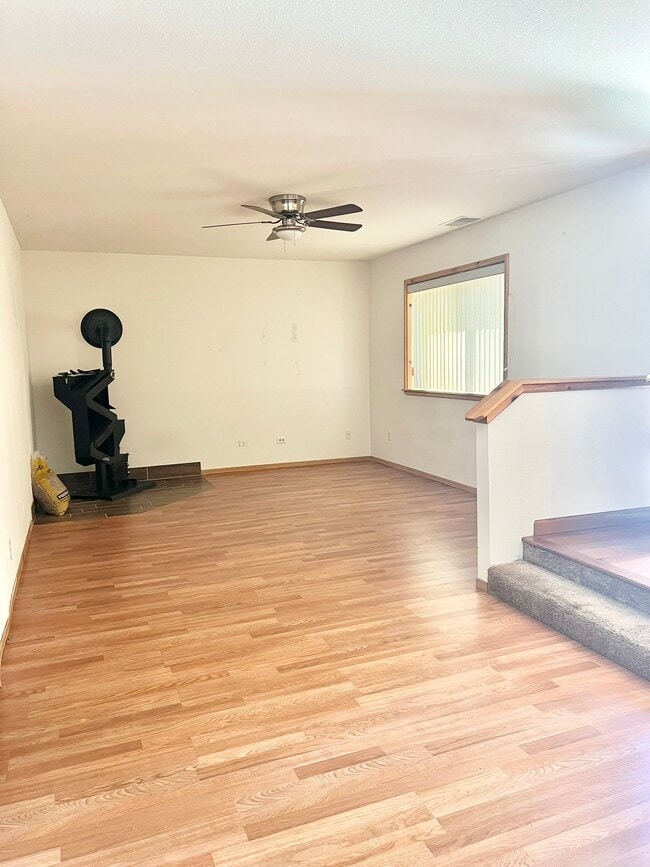 Building Photo - 14700 Voltaire Dr