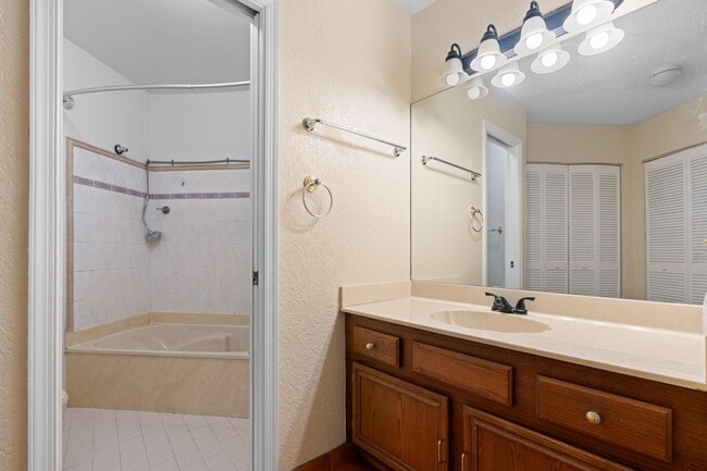 Building Photo - 9264 Ketay Cir