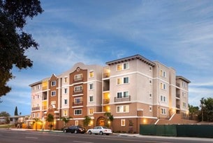 Building Photo - Zuma Student Housing