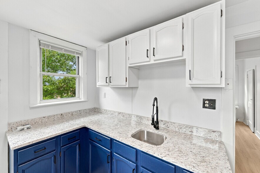 Building Photo - 1410 Creedmoor Ave