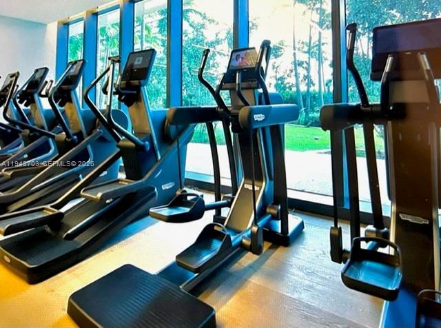 Building Photo - 480 NE 31st St