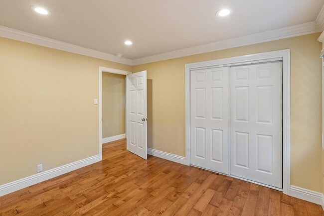 Building Photo - 2726 El Prado Rd