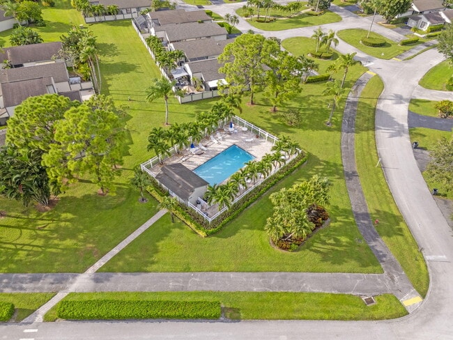 Building Photo - 2474 Bedford Mews Dr