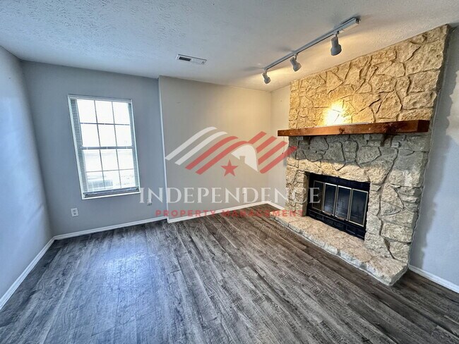 Building Photo - 2385 Fieldstone Cir