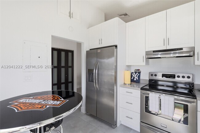 Building Photo - 6443 SW 152nd Pl