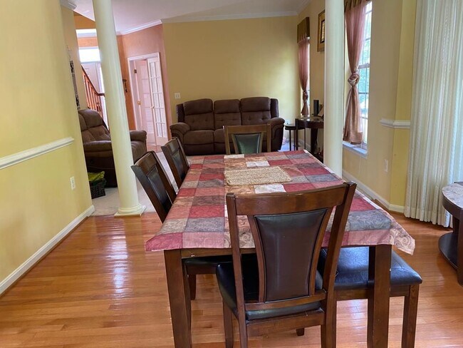 Building Photo - 3128 Tulip Tree Pl